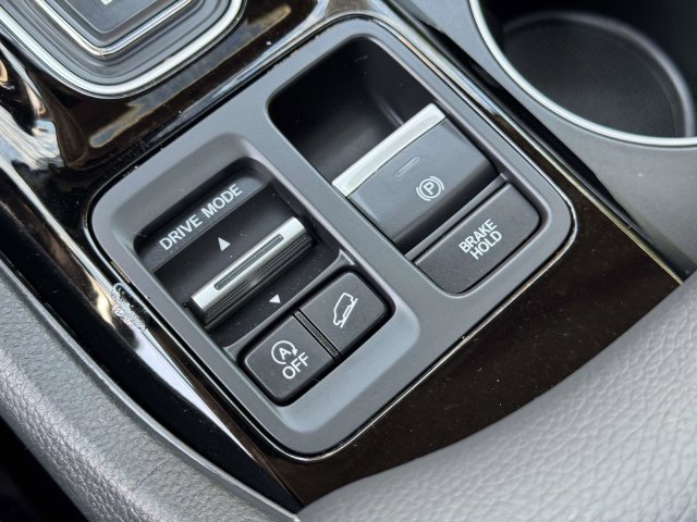 Certified 2024 Honda Pilot Touring image 30