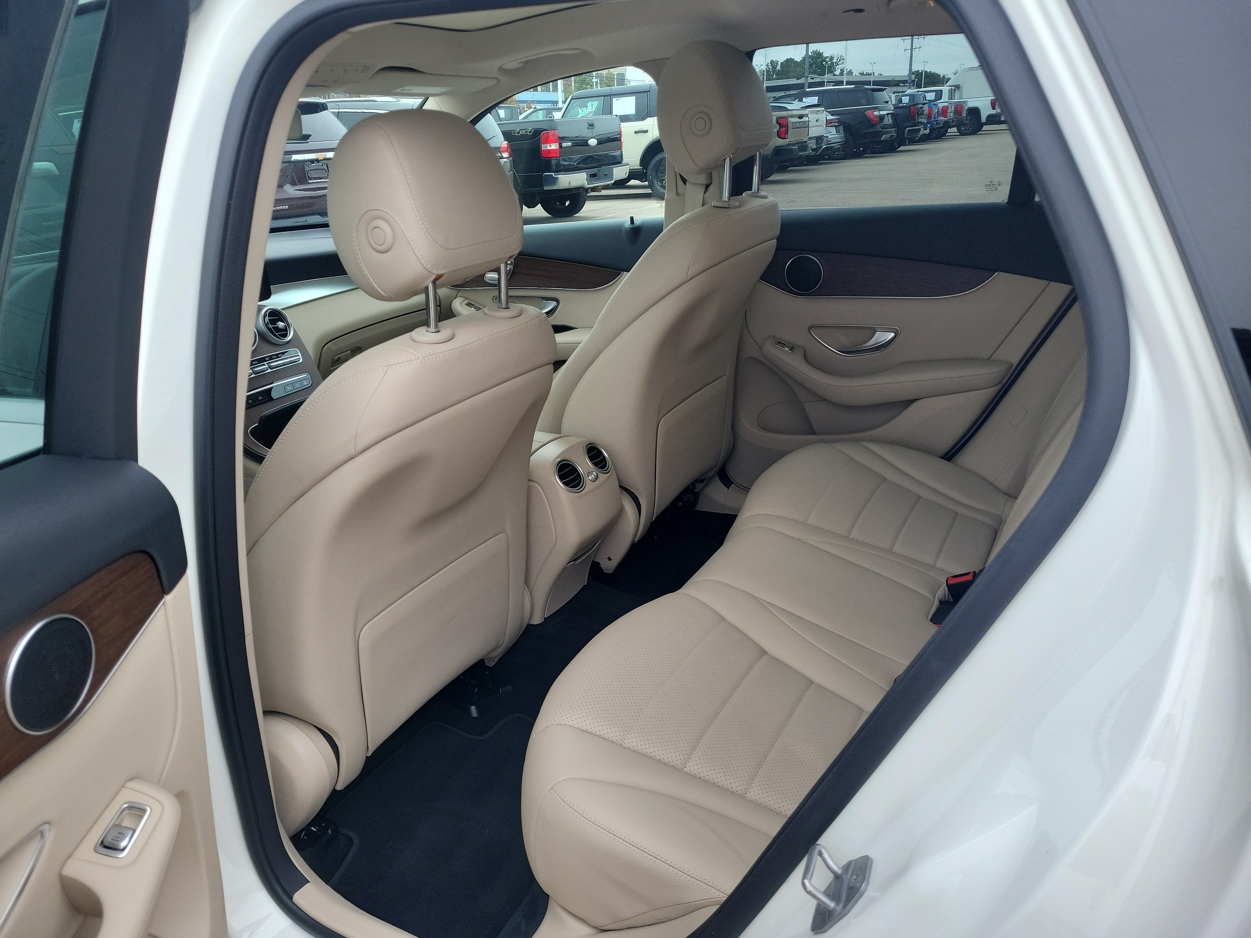 Used 2021 Mercedes-Benz GLC 300 4MATIC image 13