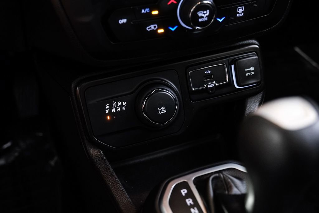 Used 2023 Jeep Renegade Altitude w/ Sun/Sound Group image 28