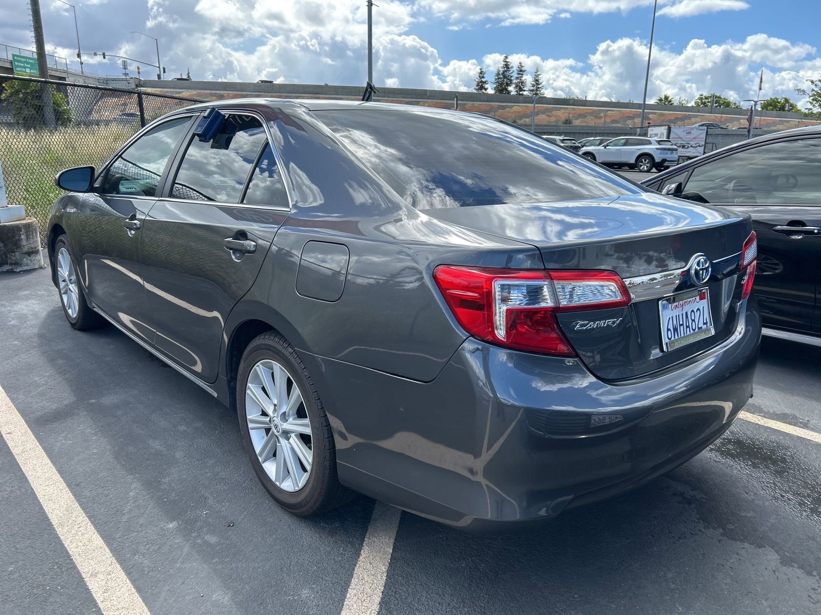 Used 2012 Toyota Camry XLE FWD image 3