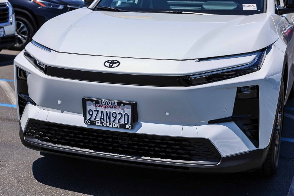 Certified 2026 Toyota C-HR AWD/4WD image 21