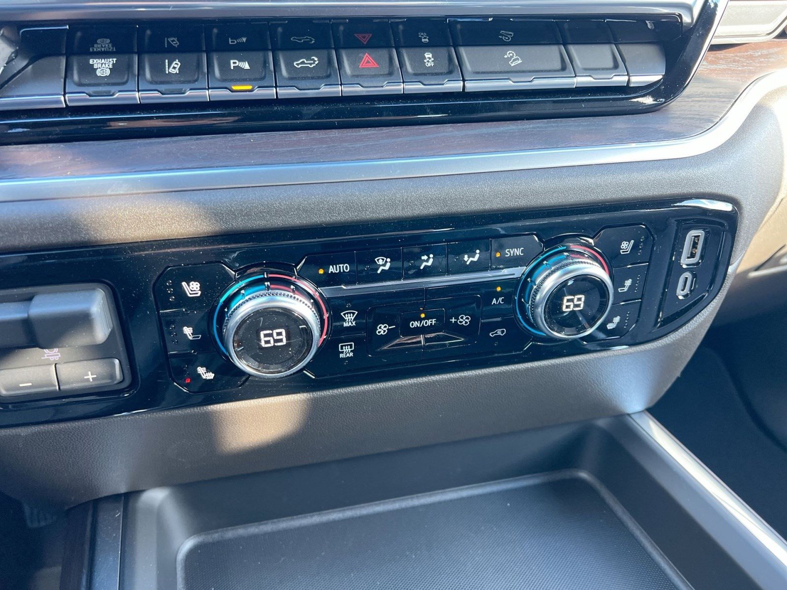 New 2026 GMC Sierra 2500 SLT w/ SLT Premium Package image 19