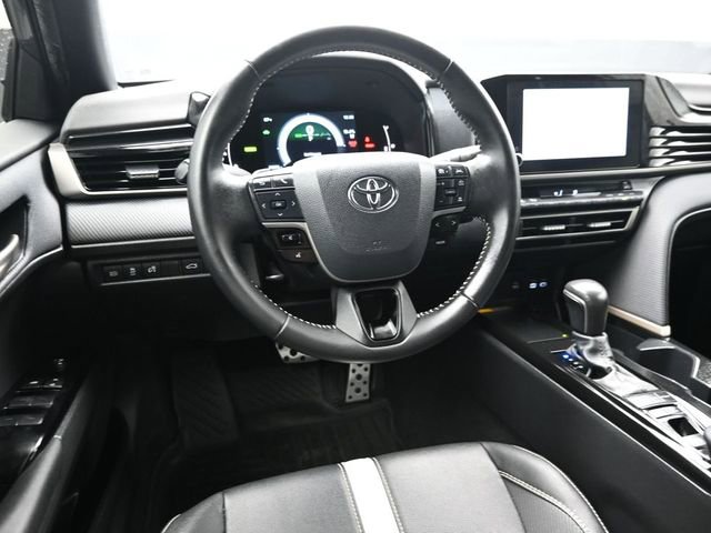 Used 2025 Toyota Camry SE FWD image 15