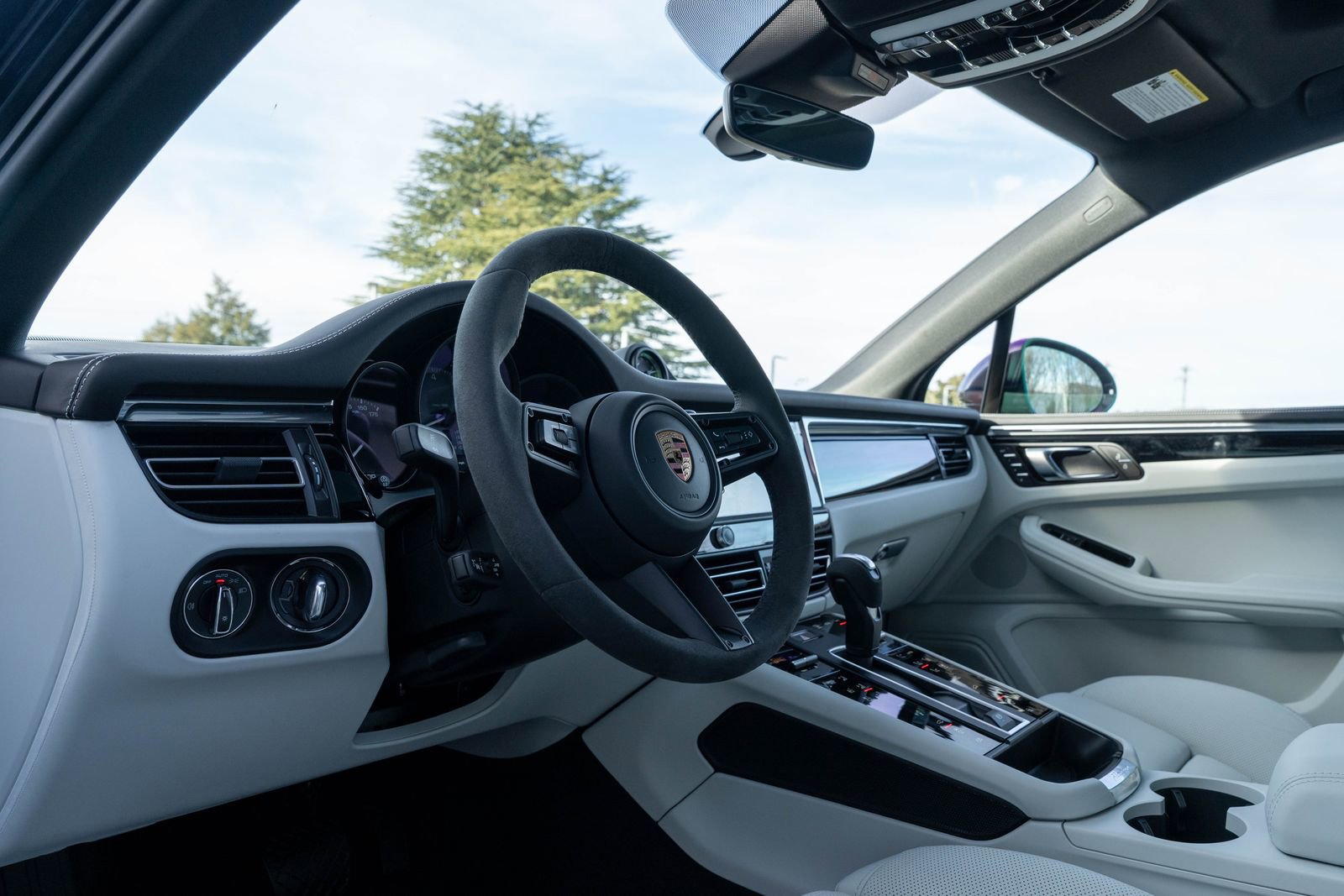 Certified 2026 Porsche Macan S image 4