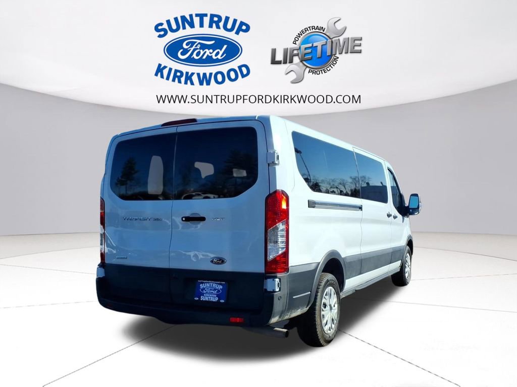 Used 2023 Ford Transit 350 XLT image 3
