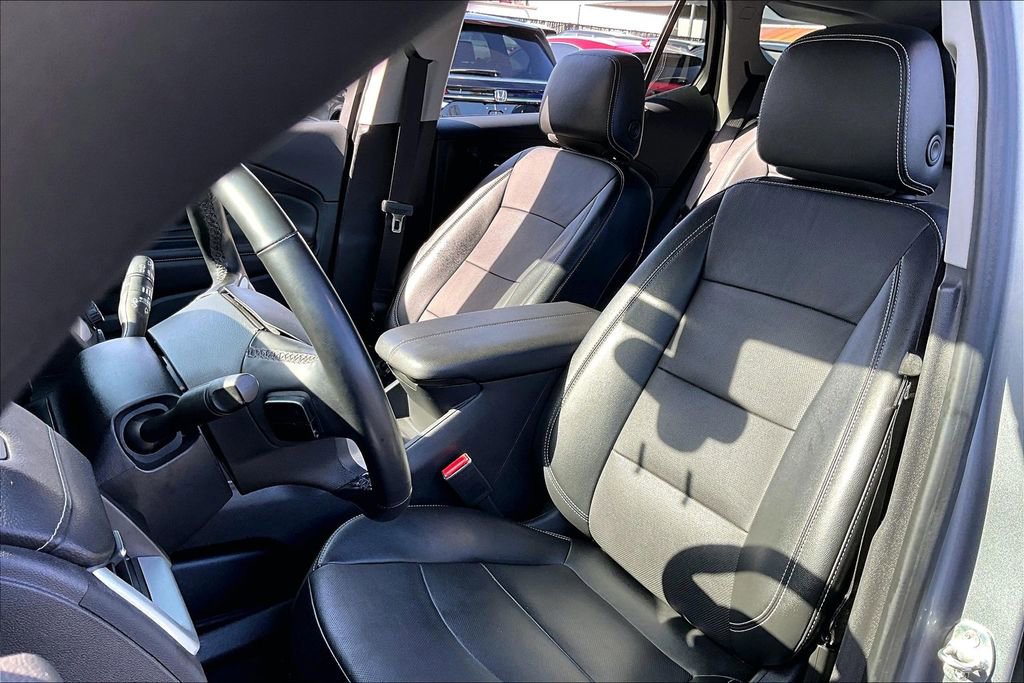 Used 2023 GMC Terrain SLT image 20