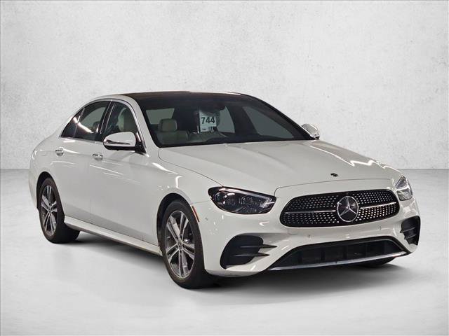 Used 2023 Mercedes-Benz E 350 4MATIC Sedan image 3