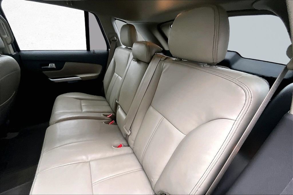 Used 2013 Ford Edge SE image 20