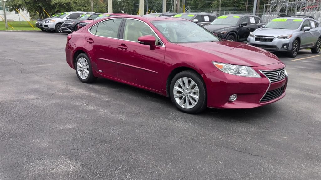 Used 2014 Lexus ES 300h w/ Luxury Package w/Bamboo Trim FWD image 2