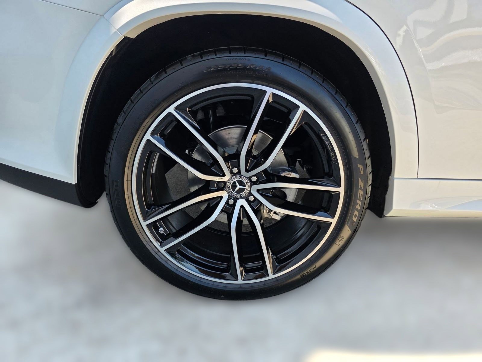 New 2026 Mercedes-Benz GLS 450 4MATIC image 10