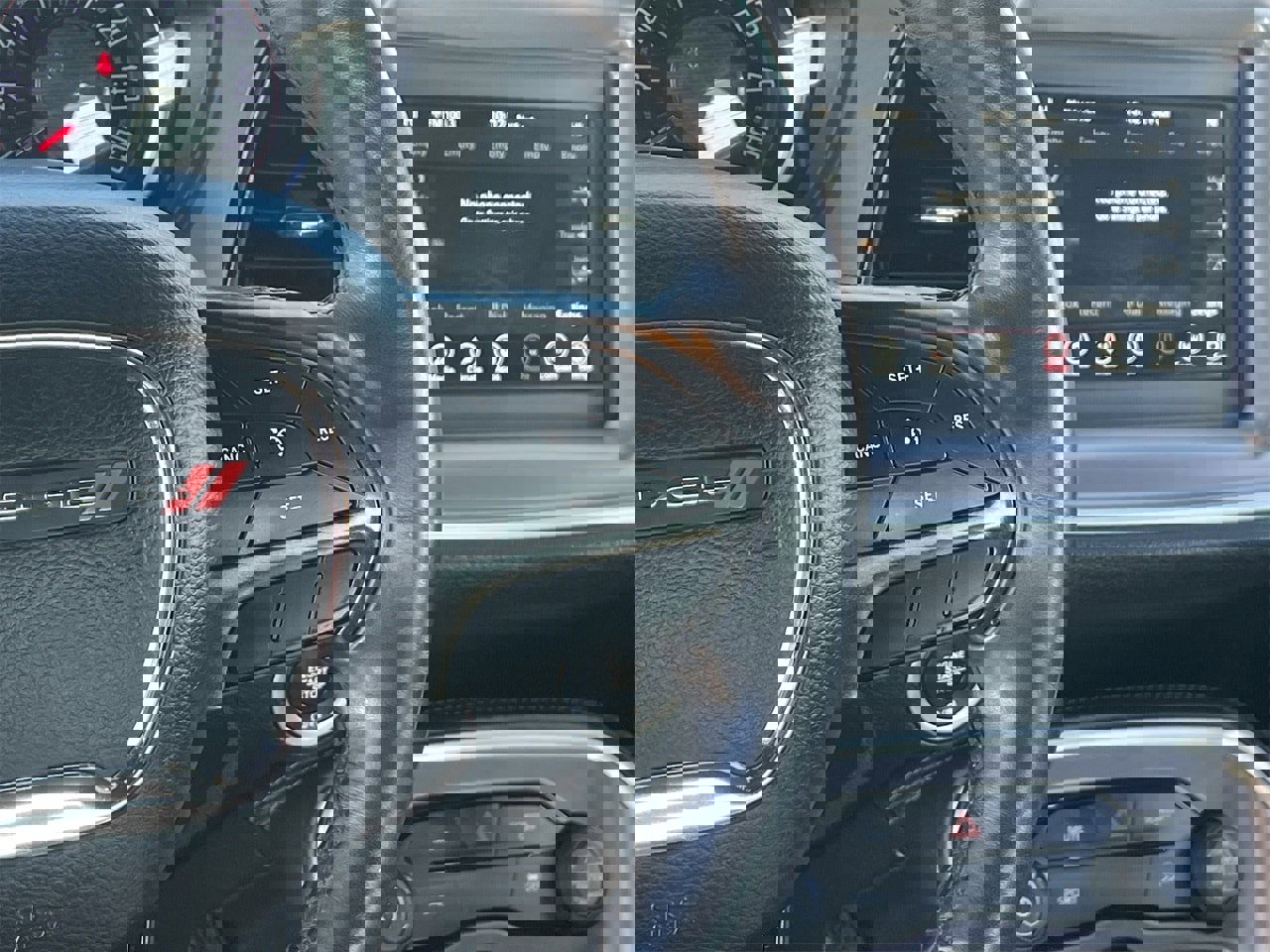 Used 2019 Dodge Challenger SXT image 18