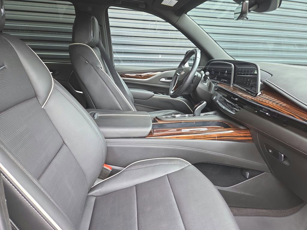 Used 2023 Cadillac Escalade Premium Luxury image 19