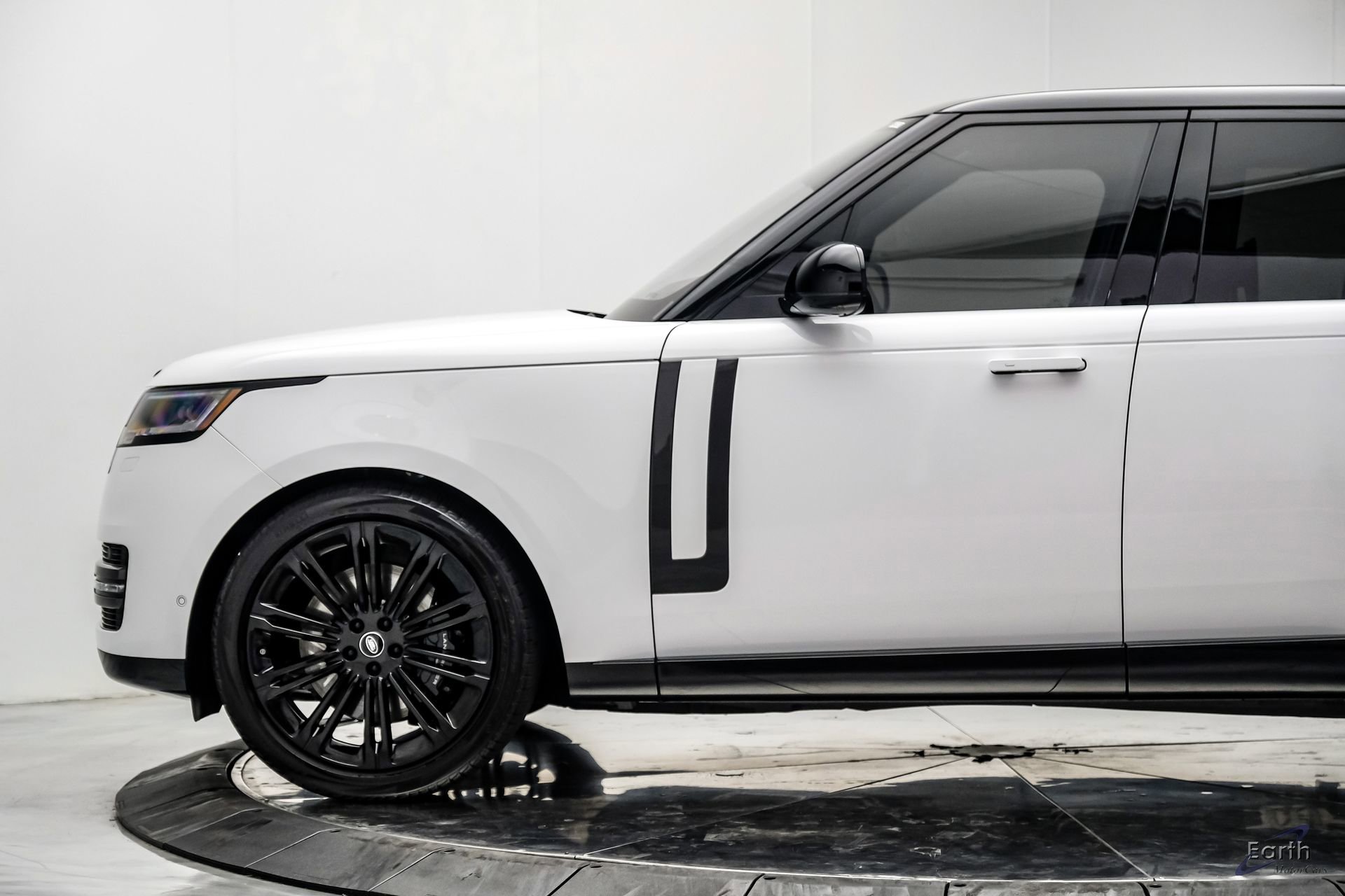 Used 2023 Land Rover Range Rover Autobiography AWD/4WD image 8