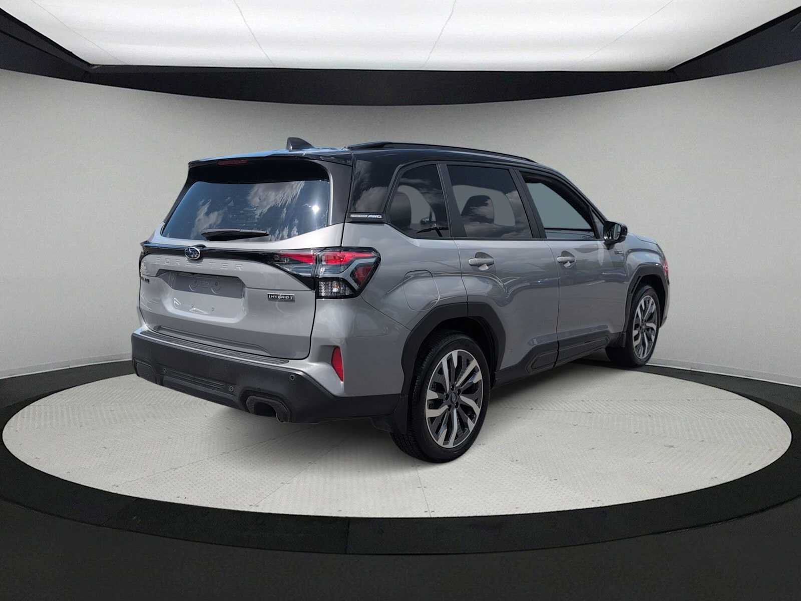 Used 2025 Subaru Forester Touring AWD/4WD image 8