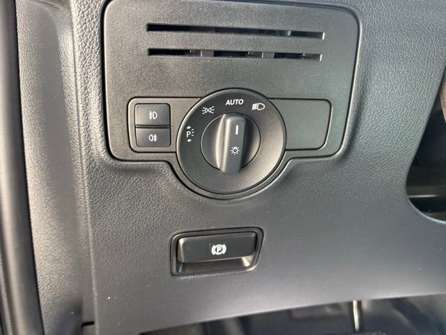 Used 2019 Mercedes-Benz Metris Passenger image 20