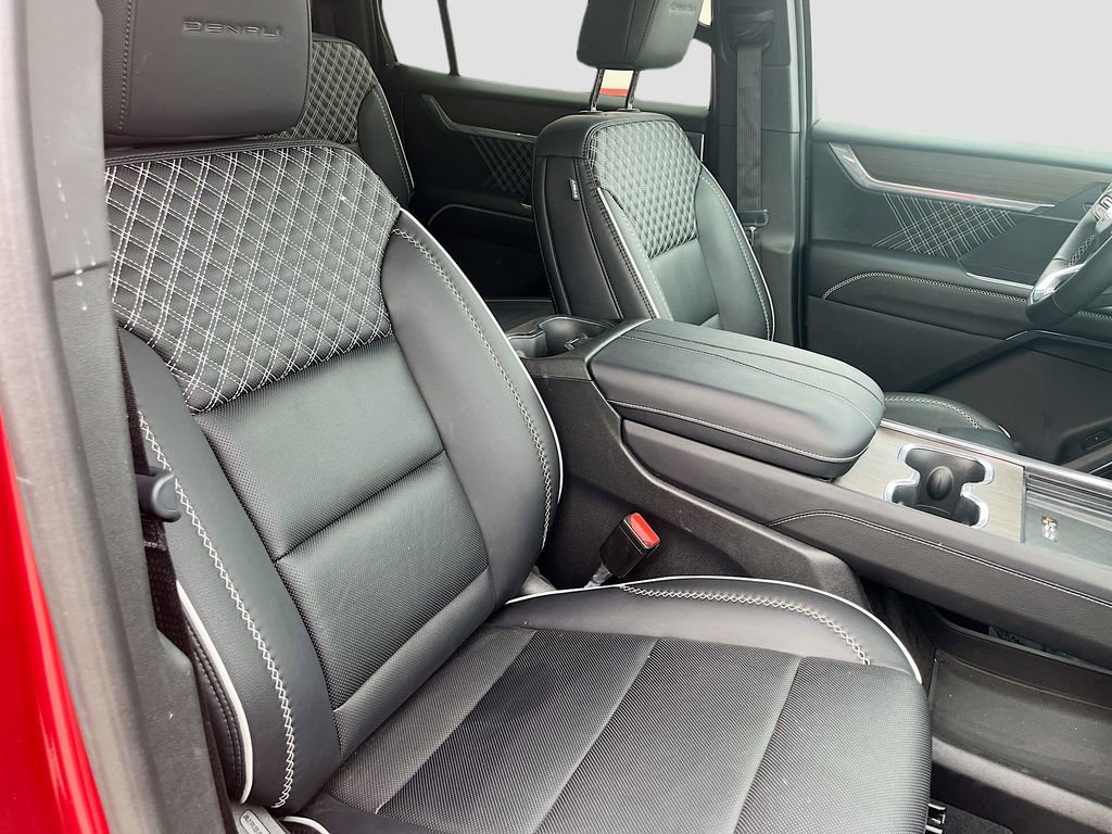 Used 2025 GMC Acadia Denali w/ Super Cruise Package image 13