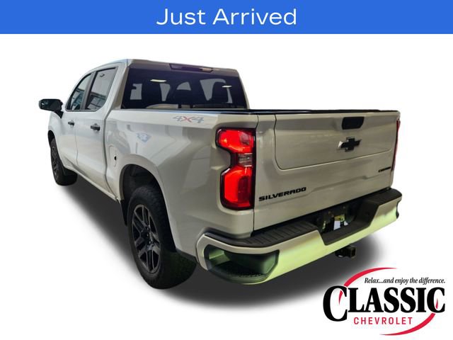 Used 2021 Chevrolet Silverado 1500 Custom w/ LPO, Blackout Package AWD/4WD image 6