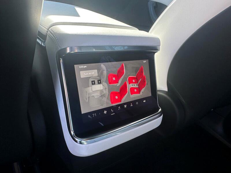Used 2023 Tesla Model X image 43