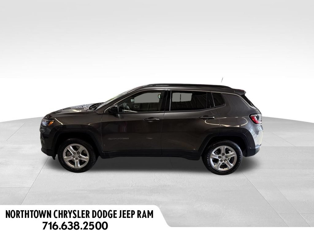 Certified 2023 Jeep Compass Latitude w/ Convenience Group AWD/4WD image 2