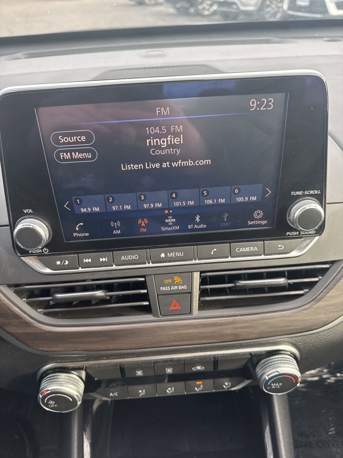 Used 2024 Nissan Altima 2.5 SV image 16