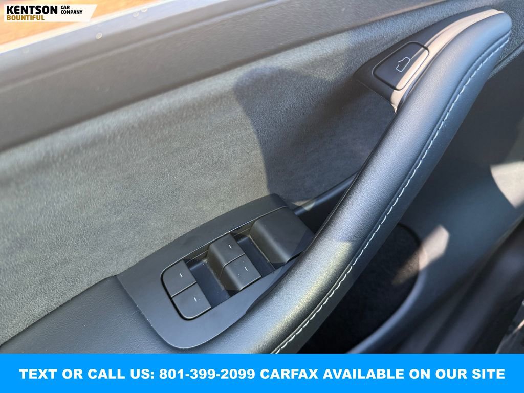 Used 2023 Tesla Model Y Long Range image 19