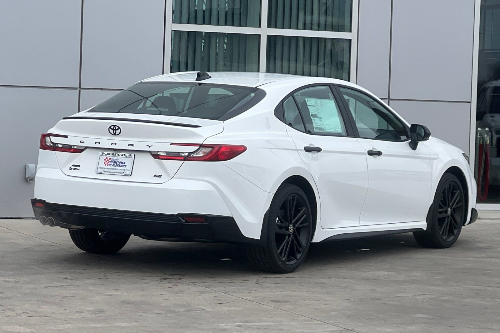 New 2026 Toyota Camry Hybrid w/ Multimedia Upgrade Package image 4