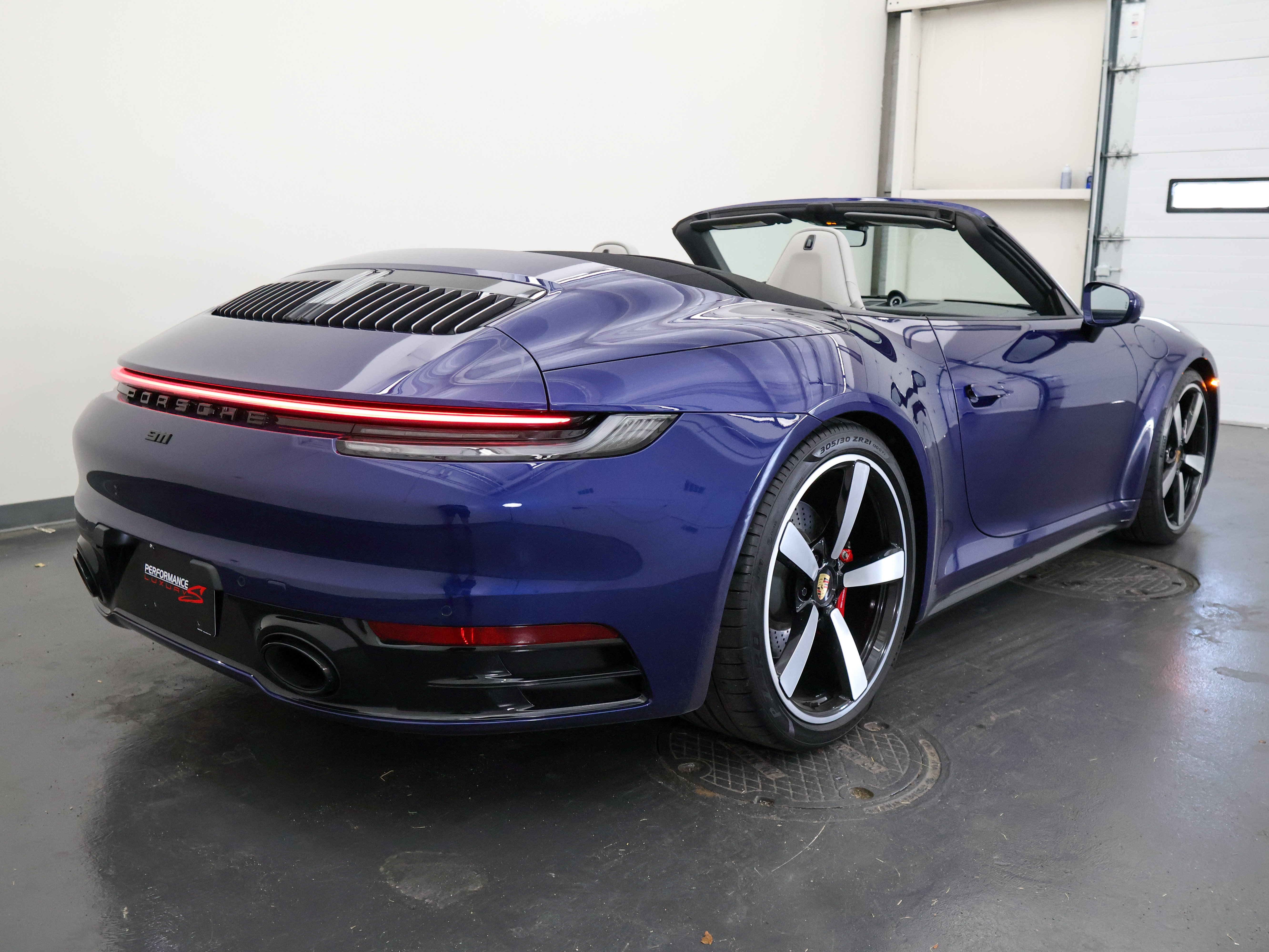 Used 2024 Porsche 911 Carrera 4S AWD/4WD image 4