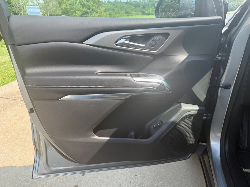 New 2026 Chevrolet Traverse LT w/ Midnight/Sport Edition FWD image 26