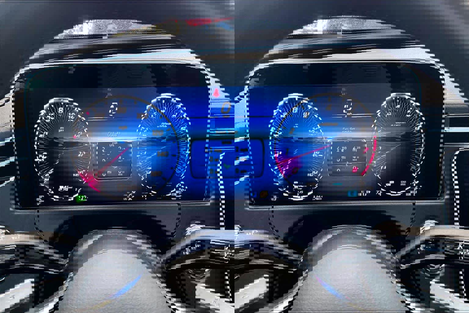 Used 2025 Mercedes-Benz E 350 Sedan image 26