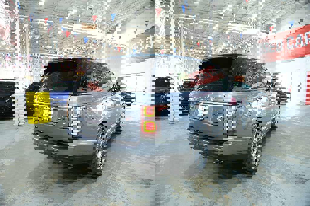 Used 2018 Land Rover Range Rover Long Wheelbase Supercharged image 14
