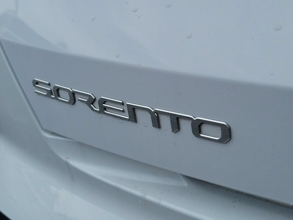 Used 2023 Kia Sorento S w/ Panoramic Sunroof Package FWD image 9