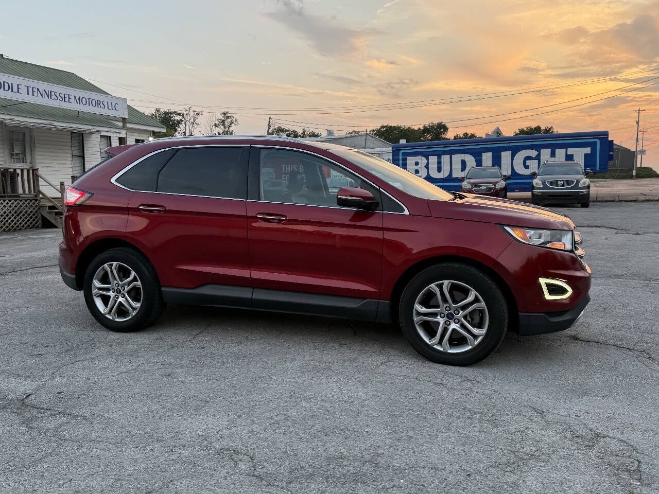 Used 2016 Ford Edge Titanium w/ Technology Package AWD/4WD image 12