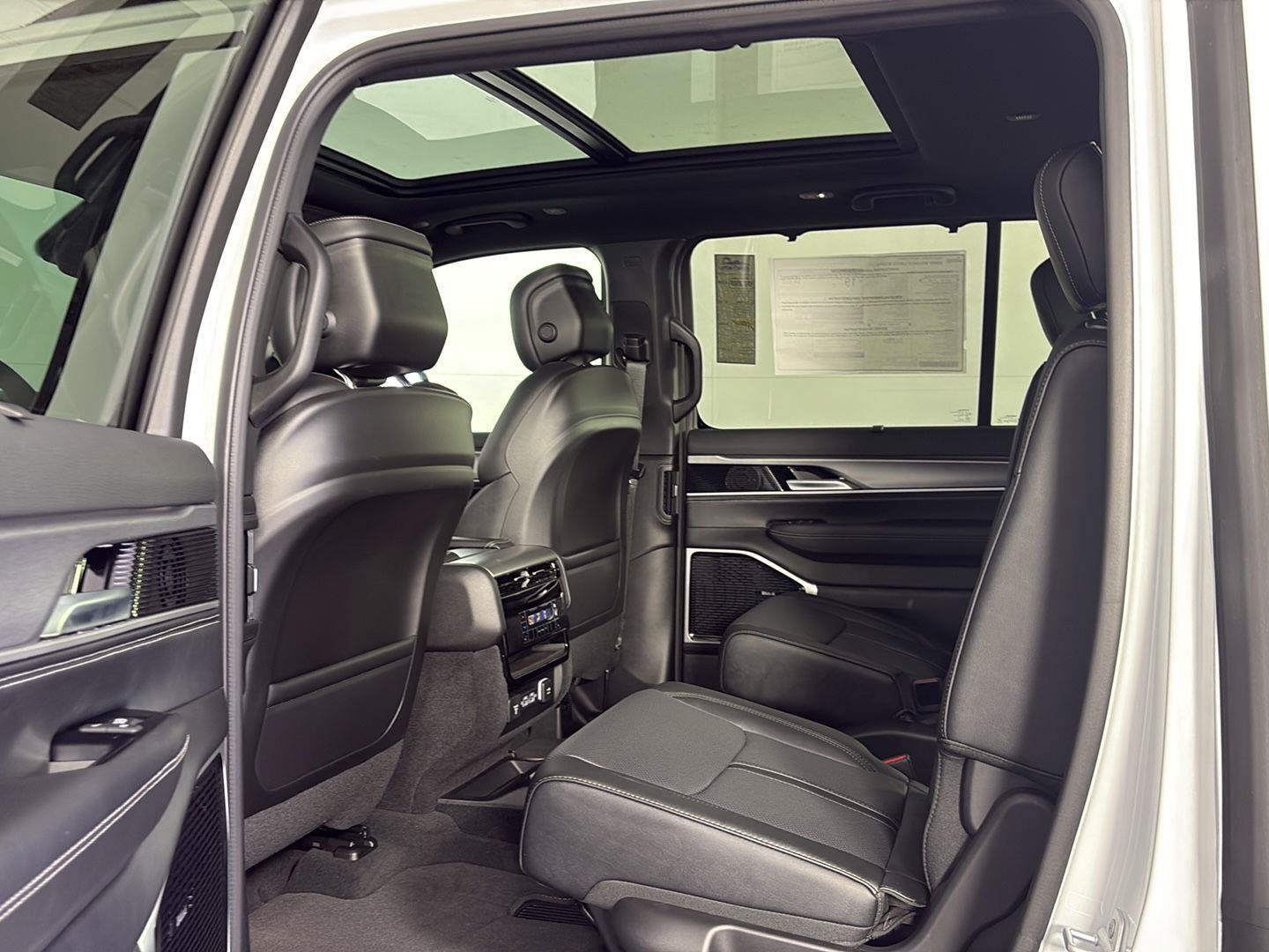 New 2026 Jeep Grand Wagoneer Limited AWD/4WD image 11