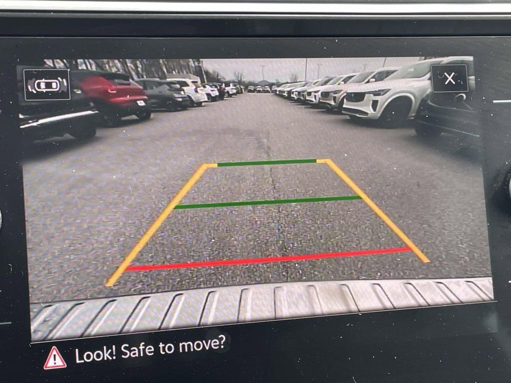 Used 2023 Volkswagen Tiguan SE image 16