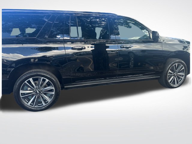 Certified 2025 Cadillac Escalade ESV Sport AWD/4WD image 6