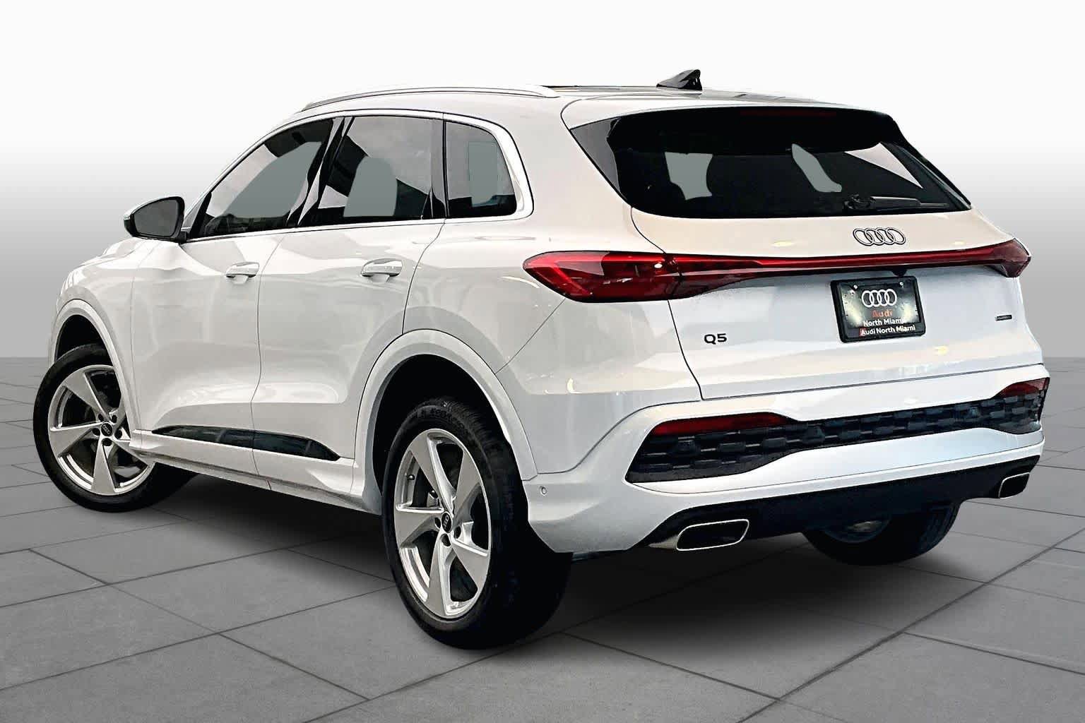 Used 2025 Audi Q5 Premium AWD/4WD image 12