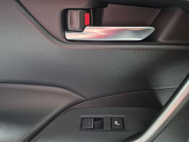 Used 2022 Toyota RAV4 SE w/ Weather & Moonroof Package AWD/4WD image 31