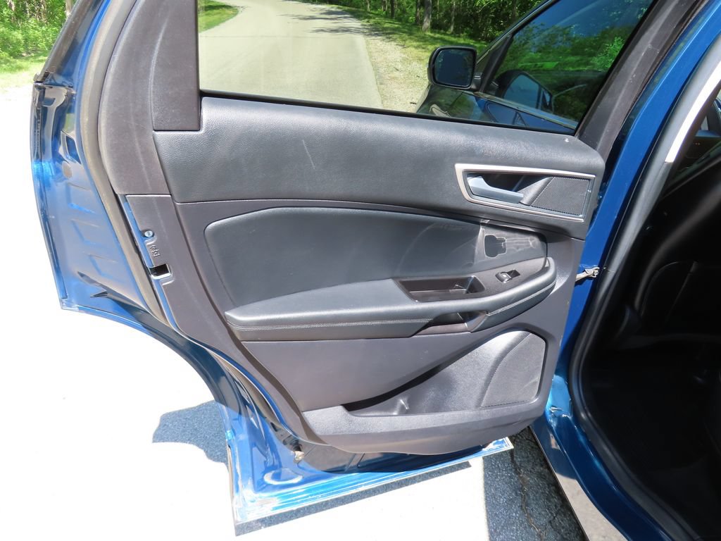 Used 2020 Ford Edge SEL w/ Convenience Package AWD/4WD image 30