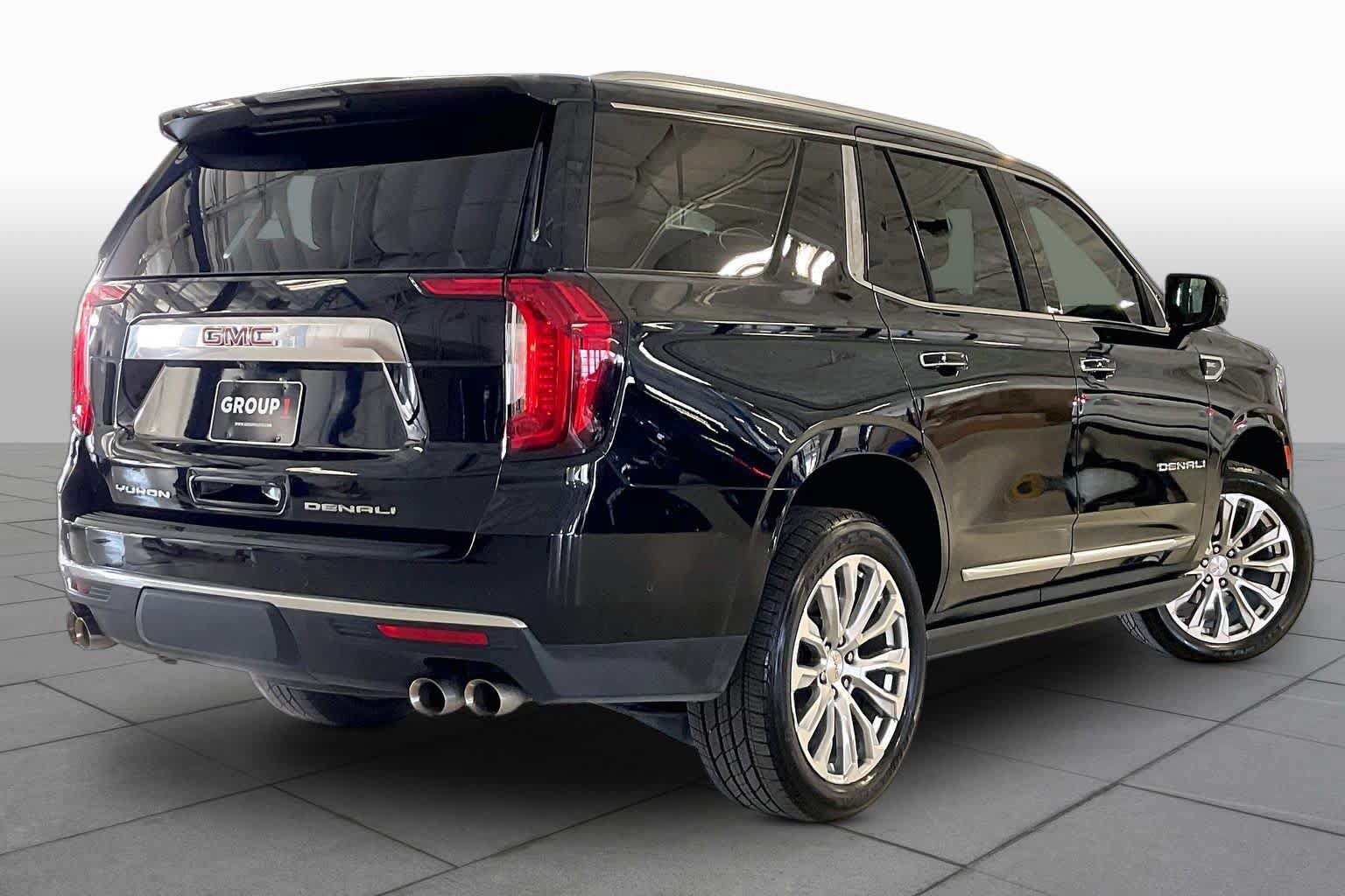 Used 2024 GMC Yukon Denali w/ Denali Reserve Package AWD/4WD image 12