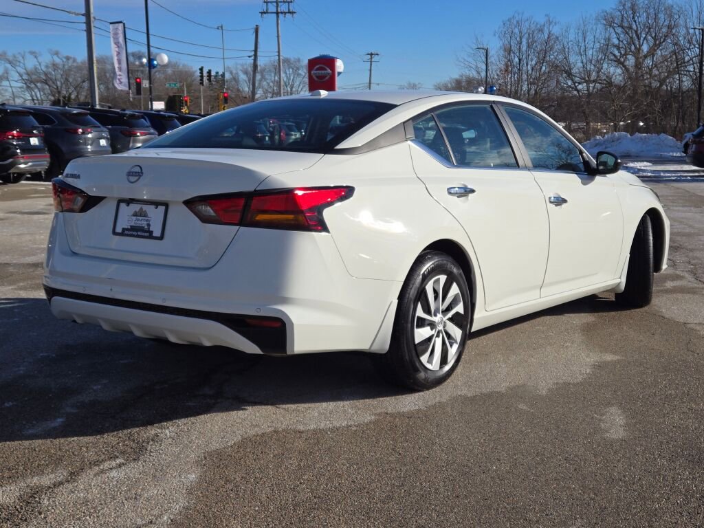 Used 2025 Nissan Altima 2.5 S FWD image 10