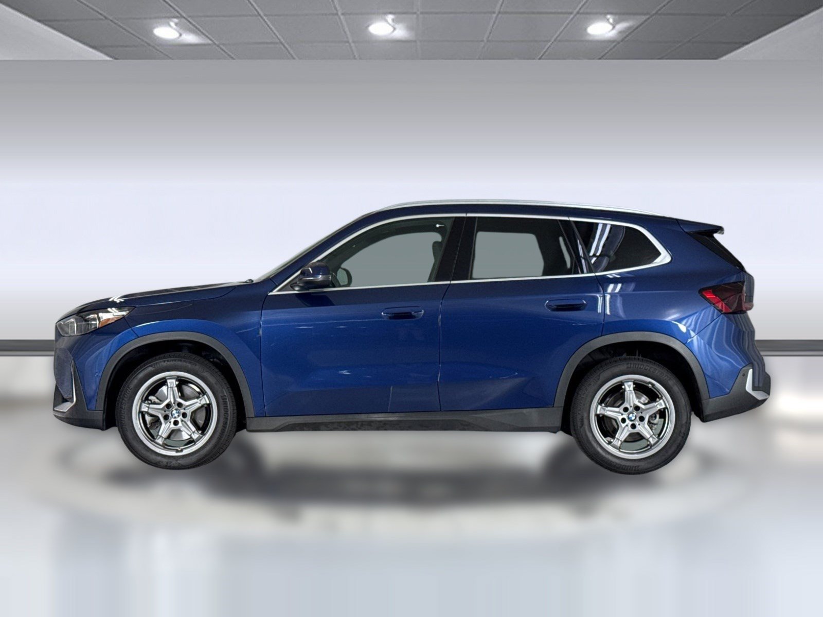 Used 2023 BMW X1 xDrive28i w/ Convenience Package AWD/4WD image 2