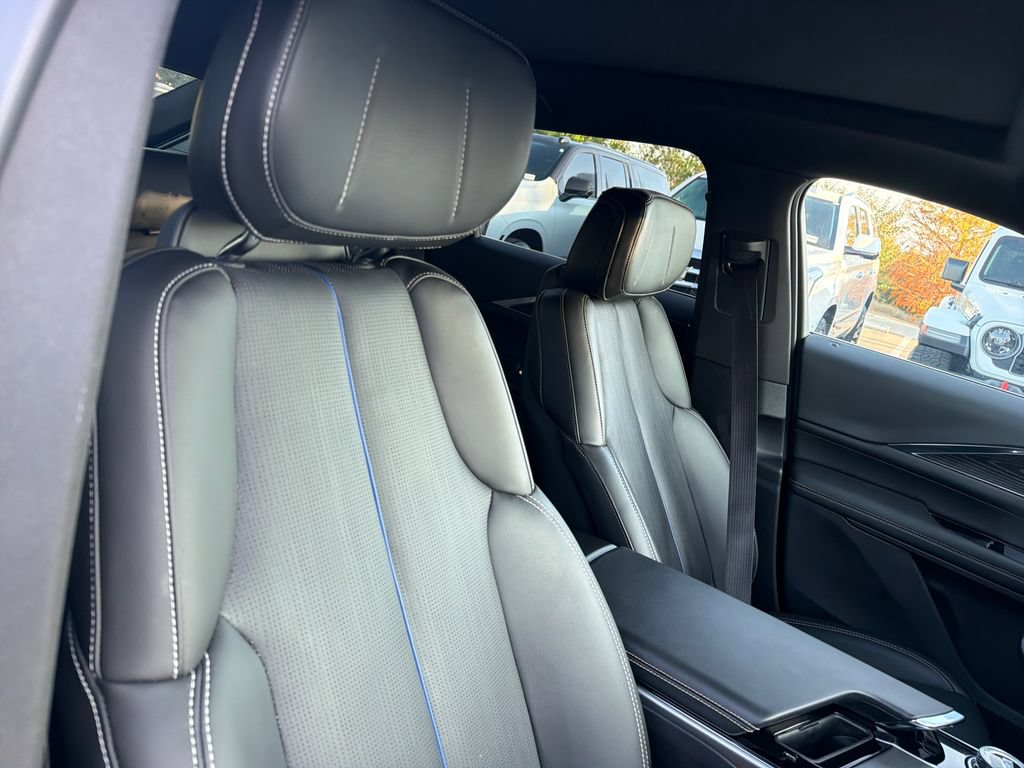 Certified 2024 Cadillac Lyriq Sport AWD/4WD image 43