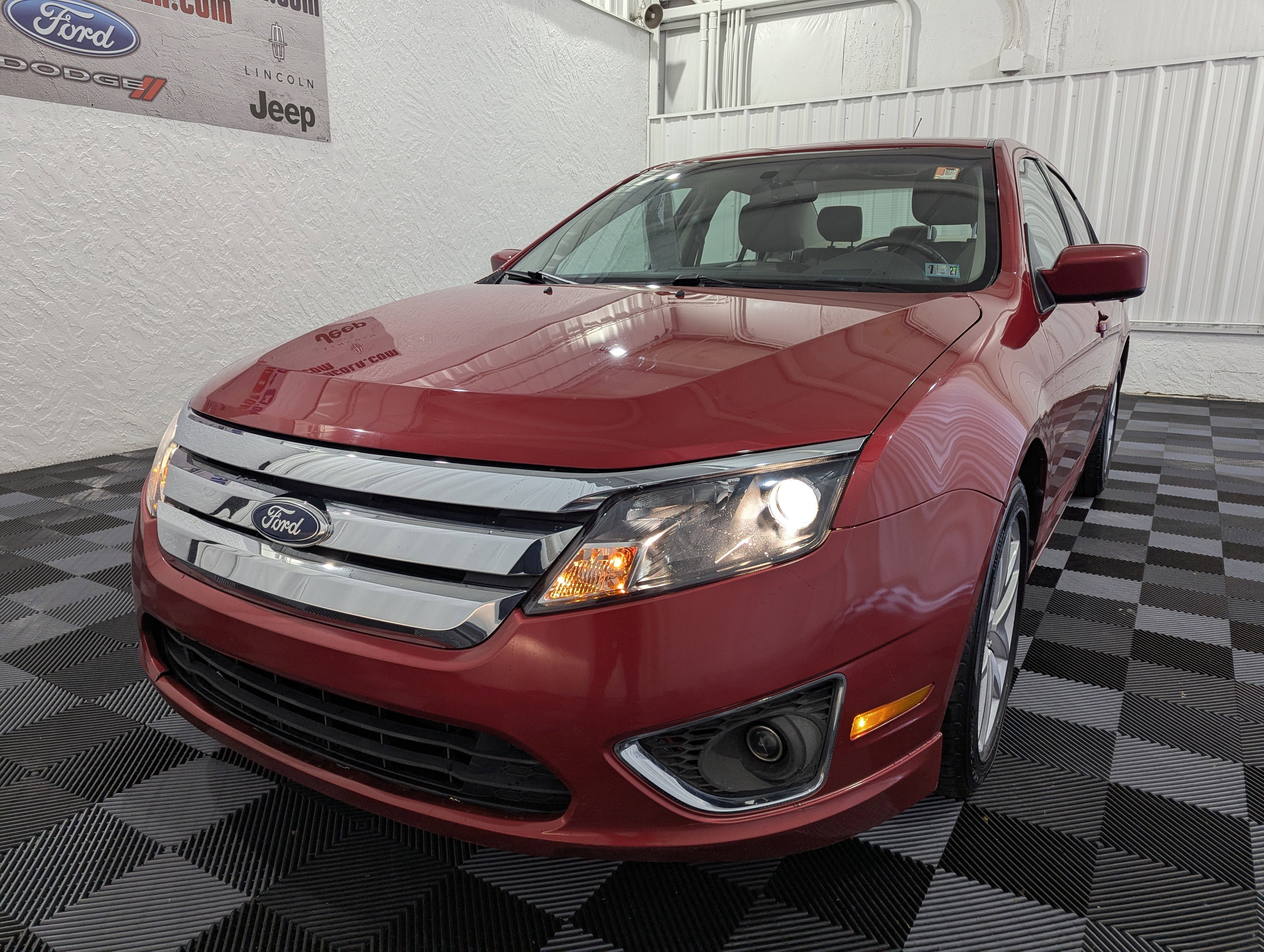 Used 2011 Ford Fusion SEL FWD image 3