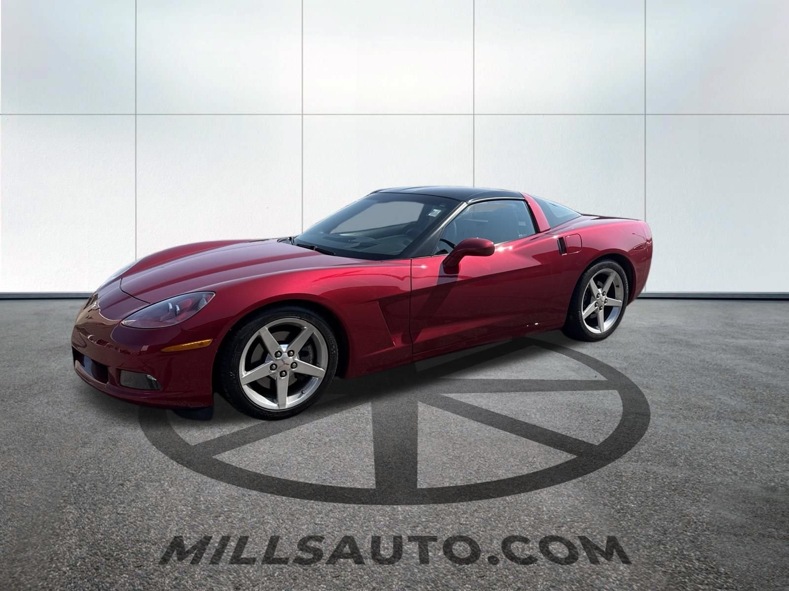 Used 2005 Chevrolet Corvette Coupe w/ Preferred Equipment Group RWD image 2