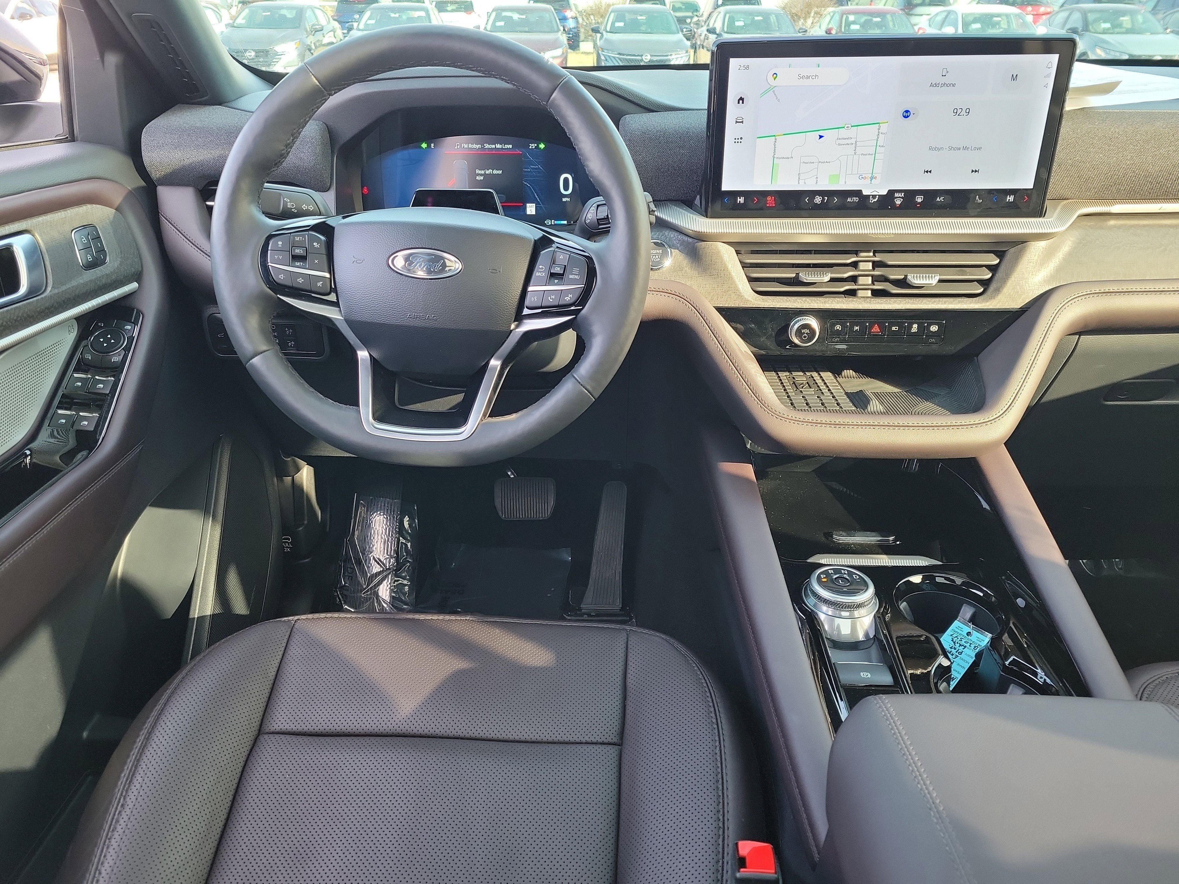 Used 2025 Ford Explorer Platinum w/ Ultimate Package image 10