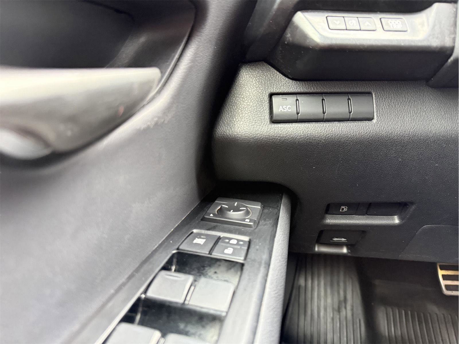 Used 2019 Lexus UX 250h F Sport image 18