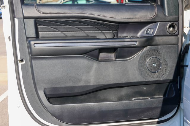 Used 2021 Ford Expedition Platinum image 14