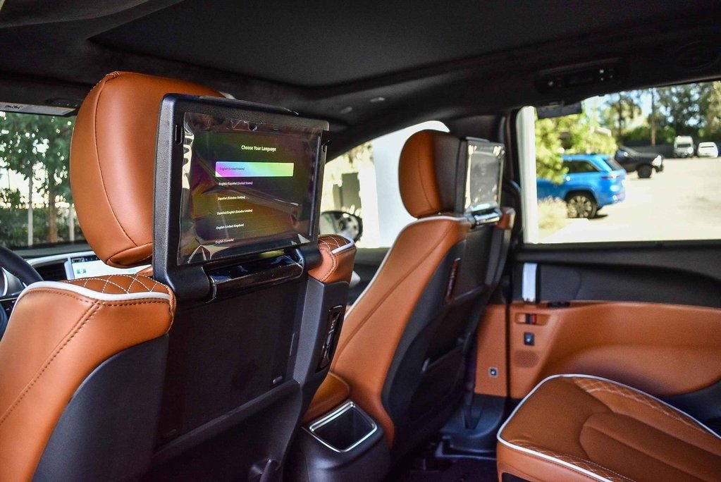 New 2026 Chrysler Pacifica Pinnacle w/ Trailer Tow Group image 20