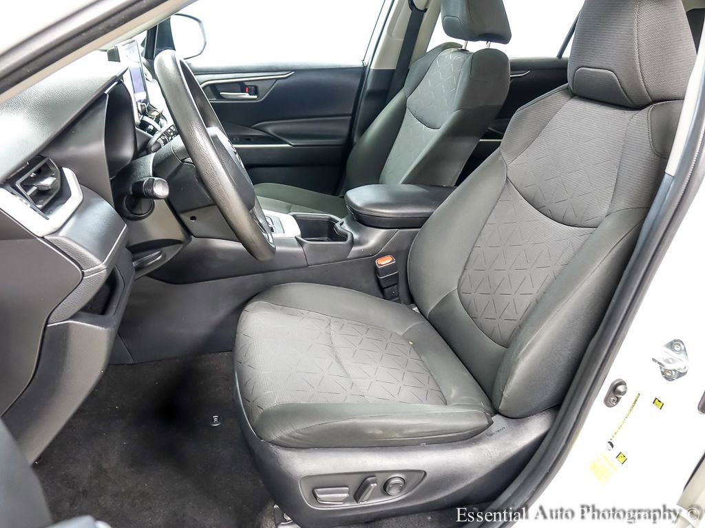 Used 2023 Toyota RAV4 XLE w/ Convenience Package image 9