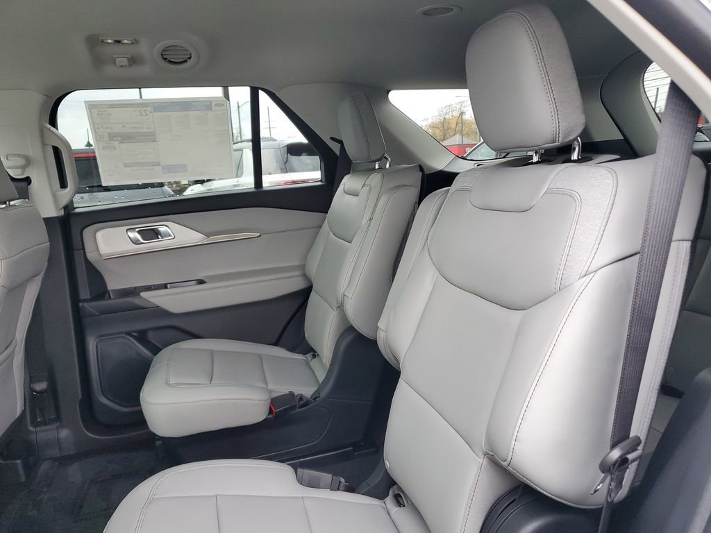 New 2026 Ford Explorer Active w/ Active Comfort Package image 11